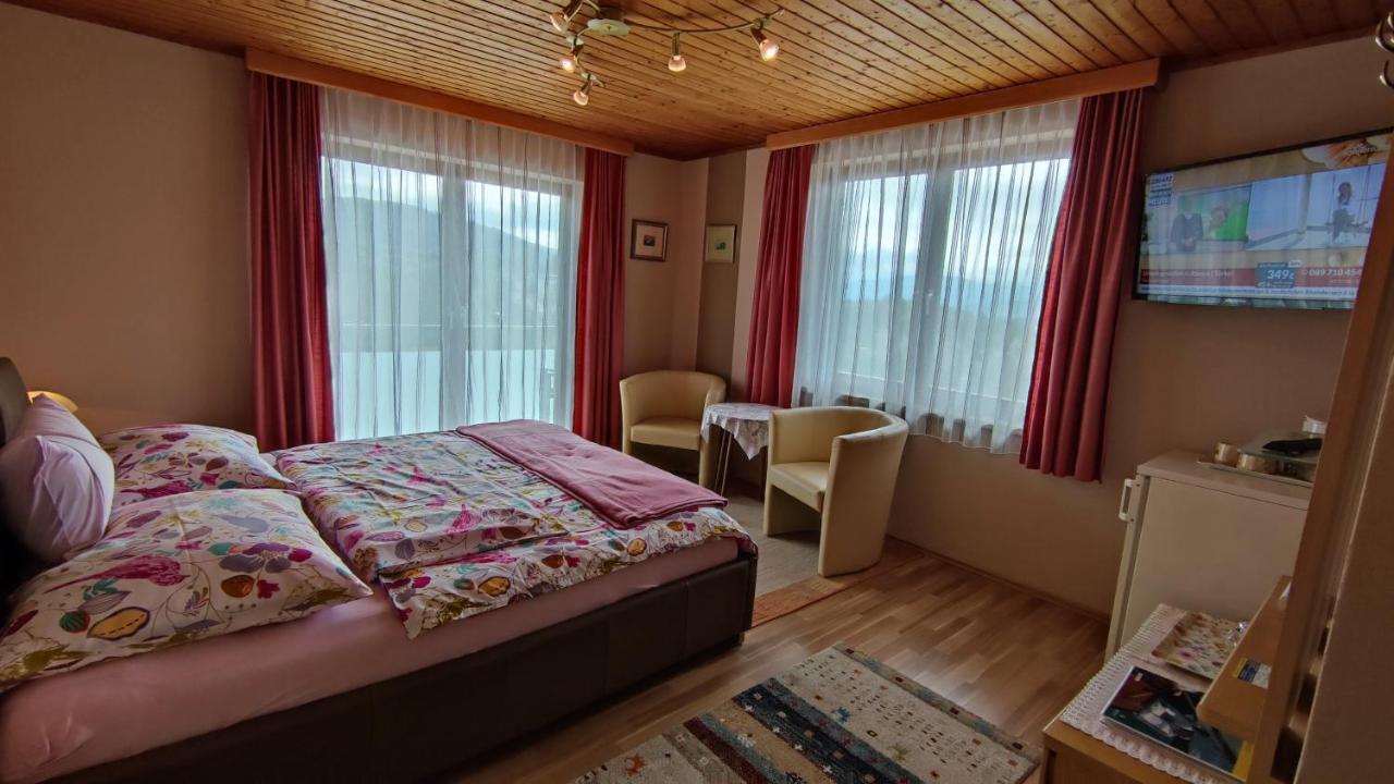 Ferienparadies Gutounik Portschach am Worthersee Bagian luar foto