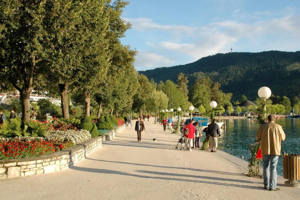 Ferienparadies Gutounik Portschach am Worthersee Bagian luar foto